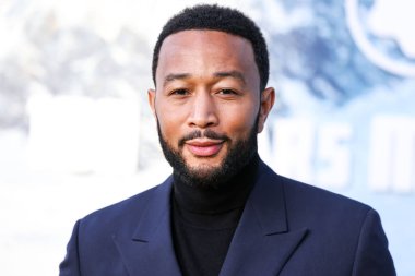 John Legend, 1 Mayıs 2024 'te Paramour Estate' teki Montblanc Meisterstuck 100. Yıl dönümü Galerisi 'ne geldi.. 