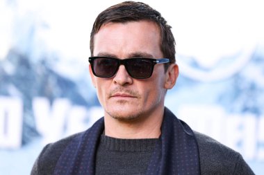 Rupert Friend, 1 Mayıs 2024 'te Paramour Estate' teki Montblanc Meisterstuck 100. Yıl dönümü Galerisi 'ne geldi.. 