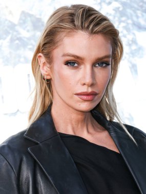 Stella Maxwell, 1 Mayıs 2024 'te Paramour Estate' te düzenlenen Montblanc Meisterstuck 100. Yıl dönümü Galerisi 'ne geldi.. 