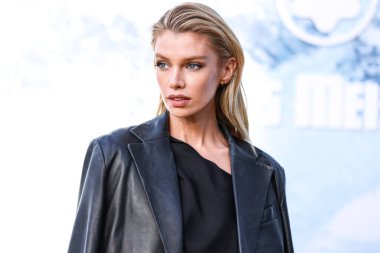 Stella Maxwell, 1 Mayıs 2024 'te Paramour Estate' te düzenlenen Montblanc Meisterstuck 100. Yıl dönümü Galerisi 'ne geldi.. 