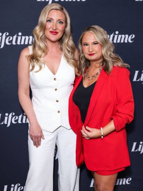 Melissa Moore ve Gypsy Rose Blanchard Yaşam Boyu Olan Bir Akşam 'a geldiler: Tartışmalar Üzerine Konuşmalar' Murdaugh Cinayetleri: The Movie ',' Wendy Williams Nerede? 1 Mayıs 2024 'te Los Angeles' ta