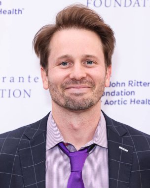 Tyler Ritter, 9 Mayıs 2024 'te Hollywood, Los Angeles, Kaliforniya, ABD' de Sunset Room Hollywood 'da düzenlenen Aortik Sağlık Vakfı' nın 2024 sayılı Akşam Yemeği 'ne geldi..