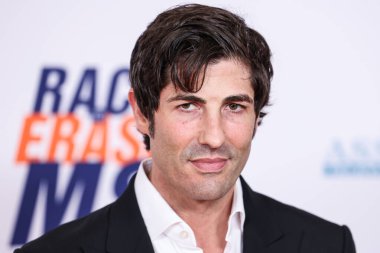 Brandon Davis, 10 Mayıs 2024 'te Fairmont Century Plaza' da düzenlenen 31. Yıllık MS Gala 2024 Yarışı 'na katılıyor.. 