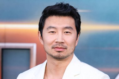 Simu Liu, 20 Mayıs 2024 'te Hollywood' daki Hollywood Mısır Tiyatrosu 'nda düzenlenen Netflix' in 'Atlas' ının Los Angeles galasına geldi.. 