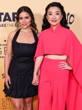 Marisela Zumbado ve kız arkadaşı Sherry Cola, 7 Haziran 2024 'te Century City, Los Angeles, Kaliforniya, ABD' de düzenlenen Fairmont Century Plaza Oteli 'nde düzenlenen LGBTQ + Sinema ve Televizyonun Eleştirmen Seçimi kutlamasına geldiler.. 