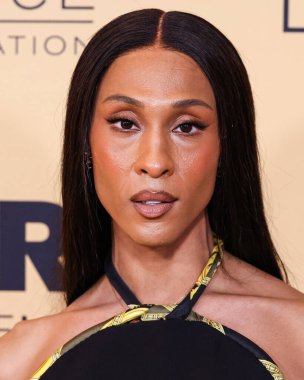 MJ Rodriguez (Michaela Jae Rodriguez), 7 Haziran 2024 tarihinde Century City, Los Angeles, Kaliforniya, ABD 'de Fairmont Century Plaza Hotel' de düzenlenen LGBTQ + Sinema ve Televizyonunun Eleştirmen Seçimi Kutlamasına katılmıştır.. 