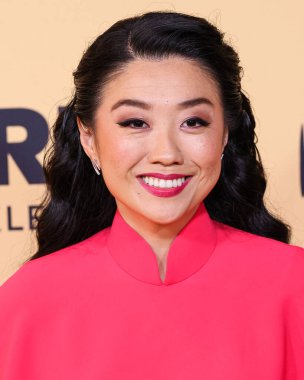 Sherry Cola, 7 Haziran 2024 'te Fairmont Century Plaza Oteli' nde düzenlenen LGBTQ + Sinema ve Televizyon Eleştirmenlerinin Kutlamasına katılıyor.. 