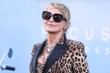 Sharon Stone, 17 Haziran 2024 'te Hollywood, Los Angeles, Kaliforniya, ABD' deki TCL Çin Tiyatrosu IMAX 'te düzenlenen Odak Özellikleri' nin Los Angeles prömiyerine geldi..