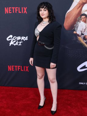 Mary Mouser, Netflix 'in' Kobra Kai 'Sezon 6 Bölüm 1' in Los Angeles Özel Gösterimi 'ne 17 Temmuz 2024' te ABD 'nin Kaliforniya eyaletinin başkenti Los Angeles' ta bulunan Griffith Park 'taki Autry Müzesi' ne geldi..