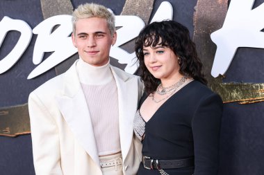 Tanner Buchanan ve Mary Mouser, Netflix 'in' Kobra Kai 'sezonunun Los Angeles Özel Gösterimi' ne geldiler - Bölüm 1, 17 Temmuz 2024 'te Amerika Birleşik Devletleri' nin Kaliforniya eyaletinin başkenti Los Angeles 'ta bulunan Griffith Park' taki Amerikan Batısının Autry Müzesi 'nde yapıldı..