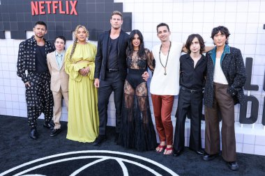 David Castaneda, Elliot Page, Emmy Raver-Lampman, Tom Hopper, Ritu Arya, Robert Sheehan, Aidan Gallagher ve Justin H. Min Netflix 'in 
