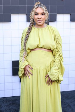 Emmy Raver-Lampman Netflix 'in 