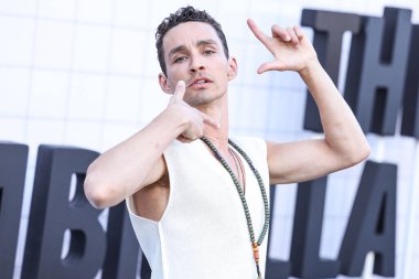 Robert Sheehan Netflix 'in 