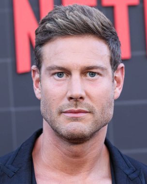 Tom Hopper Netflix 'in 