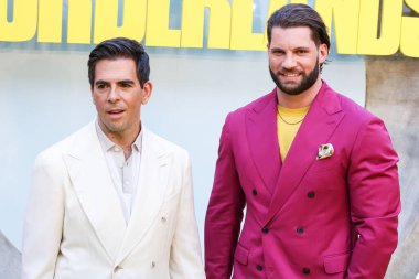 Eli Roth ve Florian Munteanu, 6 Ağustos 2024 'te Hollywood, Los Angeles, Kaliforniya, ABD' de bulunan TCL Çin Tiyatrosu IMAX 'ta düzenlenen Lionsgate Film' Borderlands 'in Özel Los Angeles Hayran Etkinliği' ne geldiler.. 