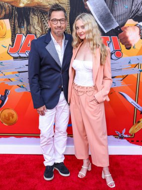 Dan Bucatinsky ve Katie Baker, Amazon MGM Stüdyoları 'nın Los Angeles galasına geldiler. 13 Ağustos 2024 'te Hollywood, Los Angeles, Kaliforniya, ABD' deki TCL Çin Tiyatrosu 'nda düzenlendi.. 