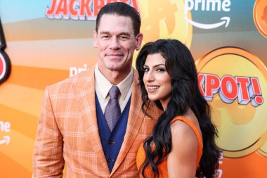 John Cena ve eşi Shay Shariatzadeh, Amazon MGM Stüdyoları 'nın Los Angeles galasına geldiler. 13 Ağustos 2024 'te Hollywood, Los Angeles, Kaliforniya, ABD' deki TCL Çin Tiyatrosu 'nda düzenlendi.. 