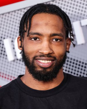 Derrick Jones Jr., 15 Ağustos 2024 'te Inglewood, Los Angeles, Kaliforniya, ABD' deki Intuit Dome 'da düzenlenen Intuit Dome Büyük Açılışı - Kurdele Kesme Töreni ve Kırmızı Halı' ya ulaşır..