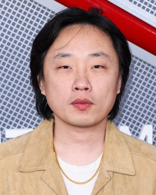 Jimmy O. Yang, Inglewood, Los Angeles, Kaliforniya 'da 15 Ağustos 2024' te Intuit Dome 'da düzenlenen Intuit Dome Büyük Açılış - Kurdele Kesme Seremonisi ve Kırmızı Halı' ya ulaştı.. 