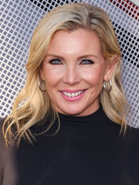 June Diane Raphael, Inglewood, Los Angeles, Kaliforniya 'da 15 Ağustos 2024' te Intuit Dome 'da düzenlenen Intuit Dome Büyük Açılışı - Kurdele Kesme Töreni ve Kırmızı Halı' ya ulaştı..