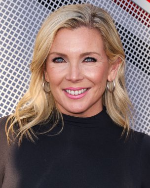 June Diane Raphael, Inglewood, Los Angeles, Kaliforniya 'da 15 Ağustos 2024' te Intuit Dome 'da düzenlenen Intuit Dome Büyük Açılışı - Kurdele Kesme Töreni ve Kırmızı Halı' ya ulaştı..
