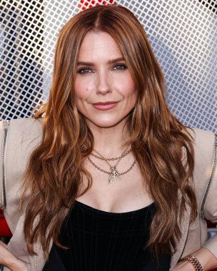 Sophia Bush, Inglewood, Los Angeles, Kaliforniya, ABD 'de 15 Ağustos 2024' te Intuit Dome 'da düzenlenen Intuit Dome Büyük Açılış - Kurdele Kesme Seremonisi ve Kırmızı Halı' ya ulaştı.. 