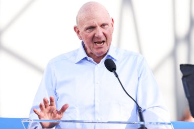 Steve Ballmer, 15 Ağustos 2024 'te Los Angeles' taki Intuit Dome Büyük Açılışı, Kurdele Kesme Töreni ve Kırmızı Halı 'da konuşma yapacak.