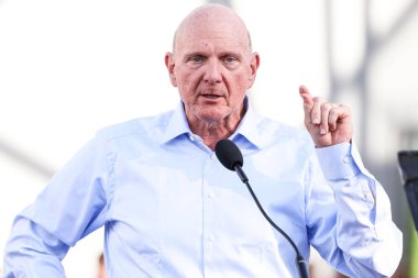 Steve Ballmer, 15 Ağustos 2024 'te Los Angeles' taki Intuit Dome Büyük Açılışı, Kurdele Kesme Töreni ve Kırmızı Halı 'da konuşma yapacak.