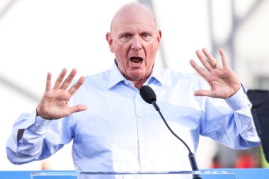 Steve Ballmer, 15 Ağustos 2024 'te Los Angeles' taki Intuit Dome Büyük Açılışı, Kurdele Kesme Töreni ve Kırmızı Halı 'da konuşma yapacak.