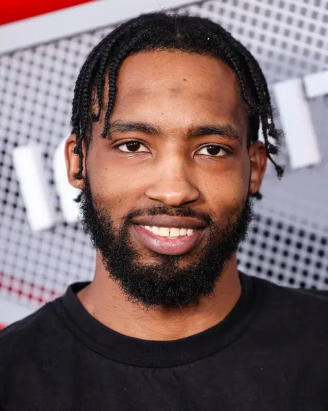 Derrick Jones Jr., 15 Ağustos 2024 'te Inglewood, Los Angeles, Kaliforniya, ABD' deki Intuit Dome 'da düzenlenen Intuit Dome Büyük Açılışı - Kurdele Kesme Töreni ve Kırmızı Halı' ya ulaşır..