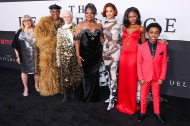 Colleen Camp, Bayan Lawrence, Glenn Close, Mo 'Nique, Lee Daniels, Andra Day, Demi Singleton ve Anthony B. Jenkins Netflix' in 'The Deliverance' adlı filminin Los Angeles galasına 28 Ağustos 2024 'te Hollywood' daki Netflix Tudum Tiyatrosu 'nda geldiler.