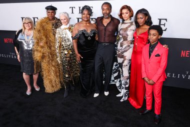 Colleen Camp, Bayan Lawrence, Glenn Close, Mo 'Nique, Lee Daniels, Andra Day, Demi Singleton ve Anthony B. Jenkins Netflix' in 'The Deliverance' adlı filminin Los Angeles galasına 28 Ağustos 2024 'te Hollywood' daki Netflix Tudum Tiyatrosu 'nda geldiler.