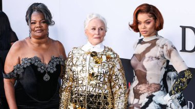 Mo 'Nique, Glenn Close ve Andra Day, Netflix' in 28 Ağustos 2024 'te Hollywood, Los Angeles, Kaliforniya, ABD' de düzenlenen Netflix Tudum Tiyatrosu 'nun Los Angeles galasına geldiler.. 
