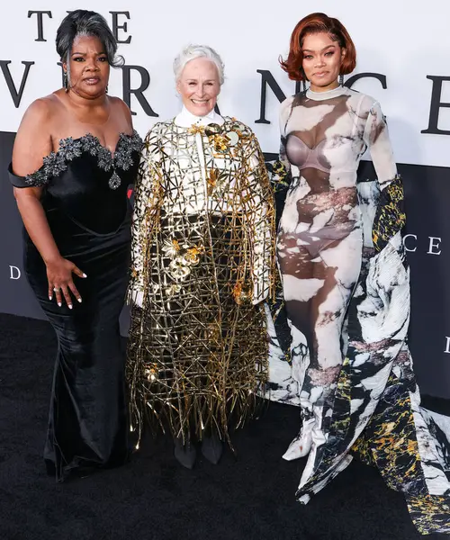 Mo 'Nique, Glenn Close ve Andra Day, Netflix' in 28 Ağustos 2024 'te Hollywood, Los Angeles, Kaliforniya, ABD' de düzenlenen Netflix Tudum Tiyatrosu 'nun Los Angeles galasına geldiler.. 