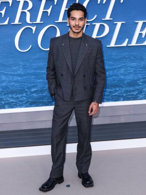 Daniel W. FW24 RTW 'yi giyen Ishaan Khattter, Netflix' in 