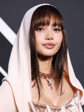 Lisa, Lalisa Manobal ve siyah pembeli Mugler, 11 Eylül 2024 'te UBS Arena' da düzenlenen 2024 MTV Video Müzik Ödülleri 'ne geldiler.. 
