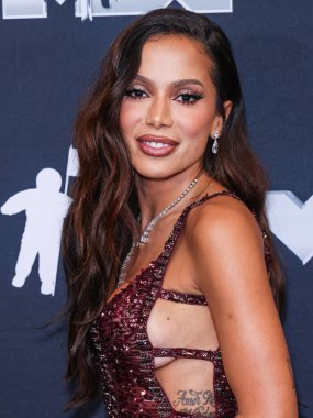 Anitta, 'Mil Veces' için En İyi Latin ödülü sahibi, 11 Eylül 2024 'te UBS Arena' da düzenlenen 2024 MTV Video Müzik Ödülleri 'nde basın odasında poz verdi.. 