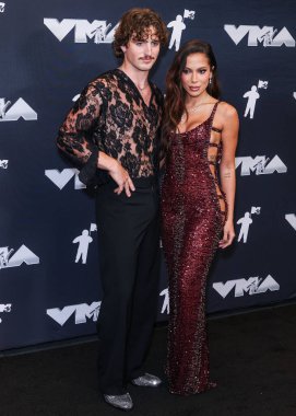 Benson Boone ve Anitta, 11 Eylül 2024 'te UBS Arena' da düzenlenen 2024 MTV Video Müzik Ödülleri 'nde basın odasında poz verdiler.. 