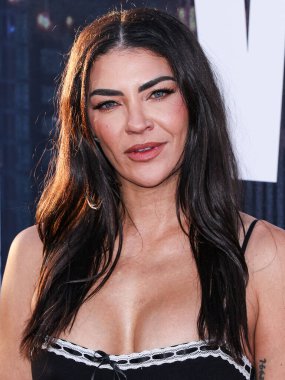 Jessica Szohr, 18 Eylül 2024 'te Hollywood, Los Angeles, Kaliforniya, ABD' deki TCL Çin Tiyatrosu IMAX 'te düzenlenen Apple TV +' s Wolfs 'un Los Angeles prömiyerine geldi.. 