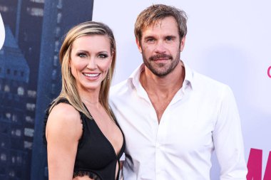 Katie Cassidy ve Stephen Huszar, 18 Eylül 2024 'te Hollywood, Los Angeles, Kaliforniya, ABD' deki TCL Çin Tiyatrosu IMAX 'te düzenlenen Apple TV +' s Wolfs 'un Los Angeles galasına geldiler.