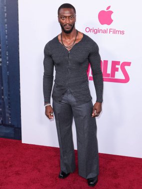 Aldis Hodge, 18 Eylül 2024 'te Hollywood, Los Angeles, Kaliforniya, ABD' deki TCL Çin Tiyatrosu IMAX 'te düzenlenen Apple TV' nin Los Angeles prömiyerine geldi.. 