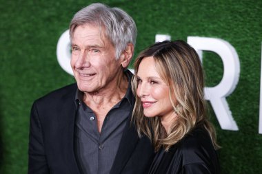 Harrison Ford ve eşi Calista Flockhart, 8 Ekim 2024 'te Batı Hollywood, Los Angeles, Kaliforniya, ABD' de Pasifik Tasarım Merkezi 'nde düzenlenen Apple TV + Serisi' Küçültme 'nin Dünya Premiere' sine geldiler..