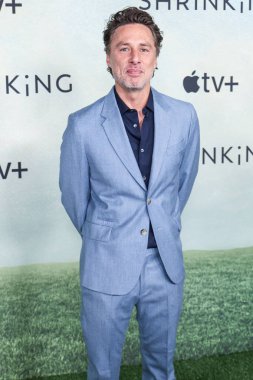 Zach Braff, 8 Ekim 2024 'te Batı Hollywood, Los Angeles, Kaliforniya, ABD' de Pasifik Tasarım Merkezi 'nde düzenlenen Apple TV + Serisi' Küçülen '2..