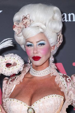 Amber Rose, 19 Ekim 2024 'te Tarzana, Los Angeles, Kaliforniya' da düzenlenen Özel Konutta Amber Rose 'un doğum günü partisine katıldı..