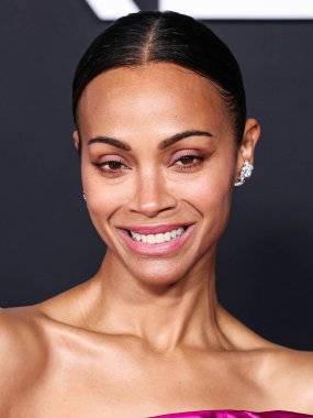 Saint Laurent elbisesi giyen Zoe Saldana, 21 Ekim 2024 'te Hollywood' da Hollywood, Los Angeles, Kaliforniya, ABD 'de düzenlenen Netflix' in 'Emilia Perez' in Los Angeles galasına geldi..