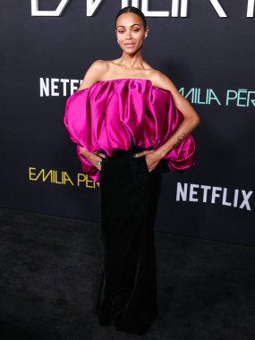 Saint Laurent elbisesi giyen Zoe Saldana, 21 Ekim 2024 'te Hollywood' da Hollywood, Los Angeles, Kaliforniya, ABD 'de düzenlenen Netflix' in 'Emilia Perez' in Los Angeles galasına geldi..