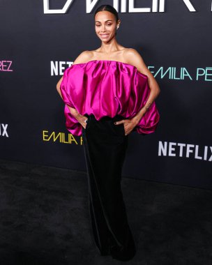 Saint Laurent elbisesi giyen Zoe Saldana, 21 Ekim 2024 'te Hollywood' da Hollywood, Los Angeles, Kaliforniya, ABD 'de düzenlenen Netflix' in 'Emilia Perez' in Los Angeles galasına geldi..