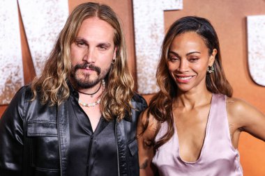 Marco Perego-Saldana, Zoe Saldana 23 Ekim 2024 'te Hollywood, Los Angeles, Kaliforniya, ABD' de Linwood Dunn Tiyatrosu 'nda düzenlenen Sinema Sanatları Akademisi' nde düzenlenen Los Angeles Paramount + 's Original Series' Lioness '2..