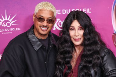 Alexander Edwards ve Cher, Cirque du Soleil 'in' KOOZA 'kırmızı halı galasına 24 Ekim 2024 tarihinde Santa Monica, Los Angeles, Kaliforniya, ABD' de gerçekleştirildi..