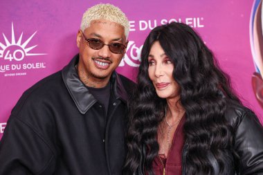 Alexander Edwards ve Cher, Cirque du Soleil 'in' KOOZA 'kırmızı halı galasına 24 Ekim 2024 tarihinde Santa Monica, Los Angeles, Kaliforniya, ABD' de gerçekleştirildi..